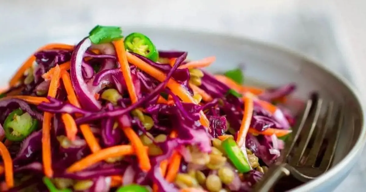 Salada de Lentilha Verde e Repolho